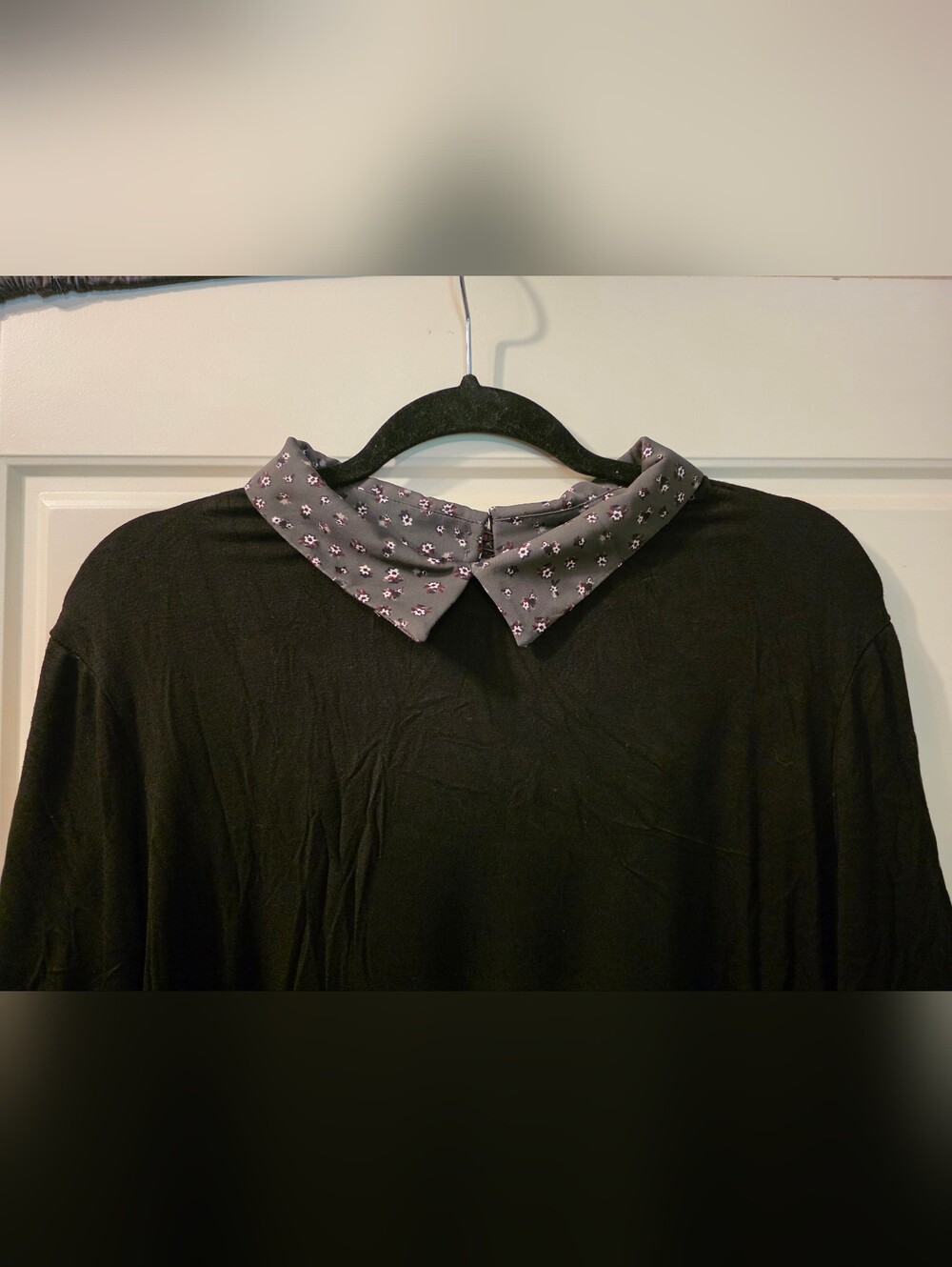 Womens Lightweight Top With Collar And Floral Detail - Picture 2 of 5